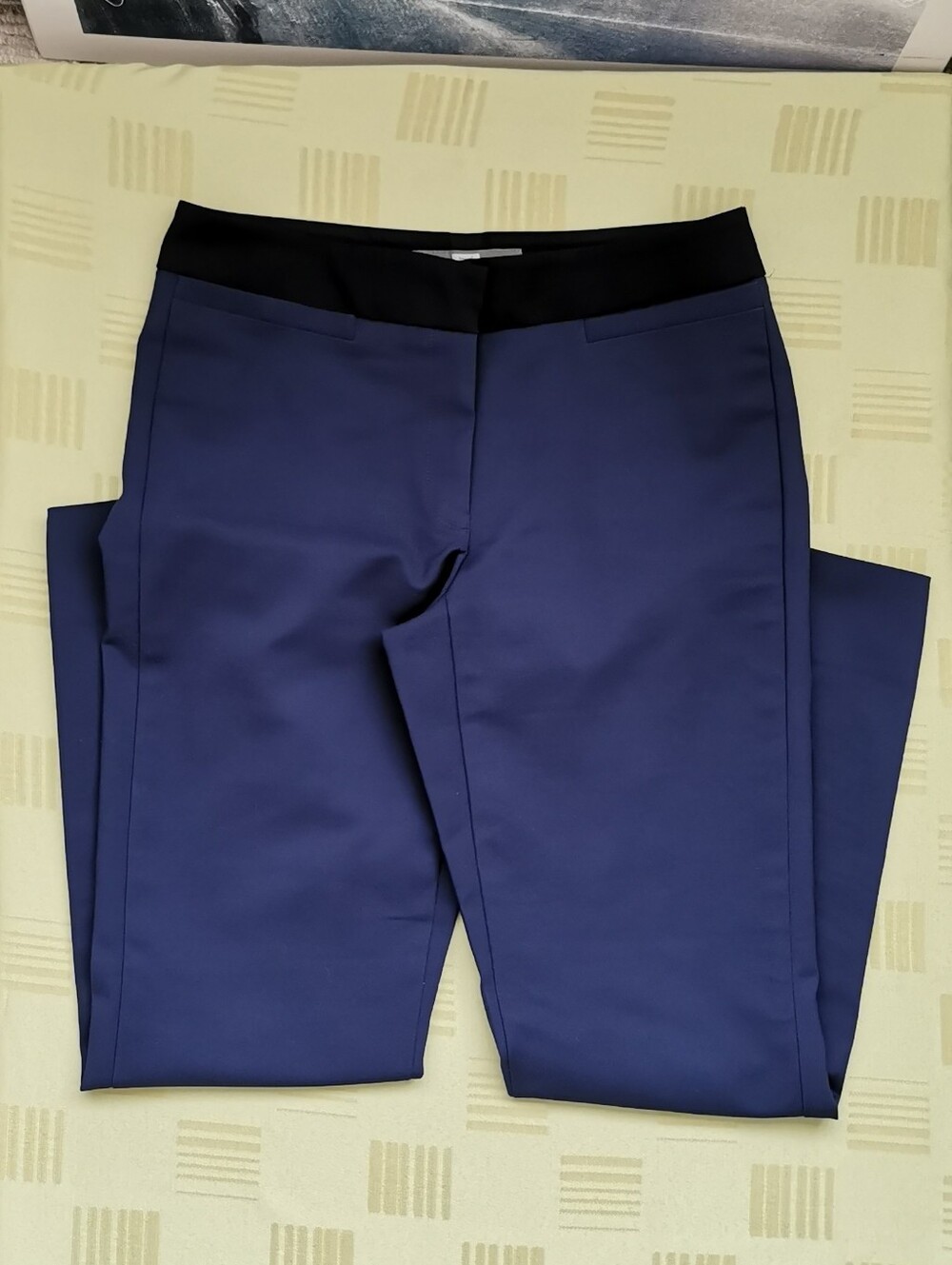 NWOT. Tristan Straight Leg  Pants in Navy with Black Waistband